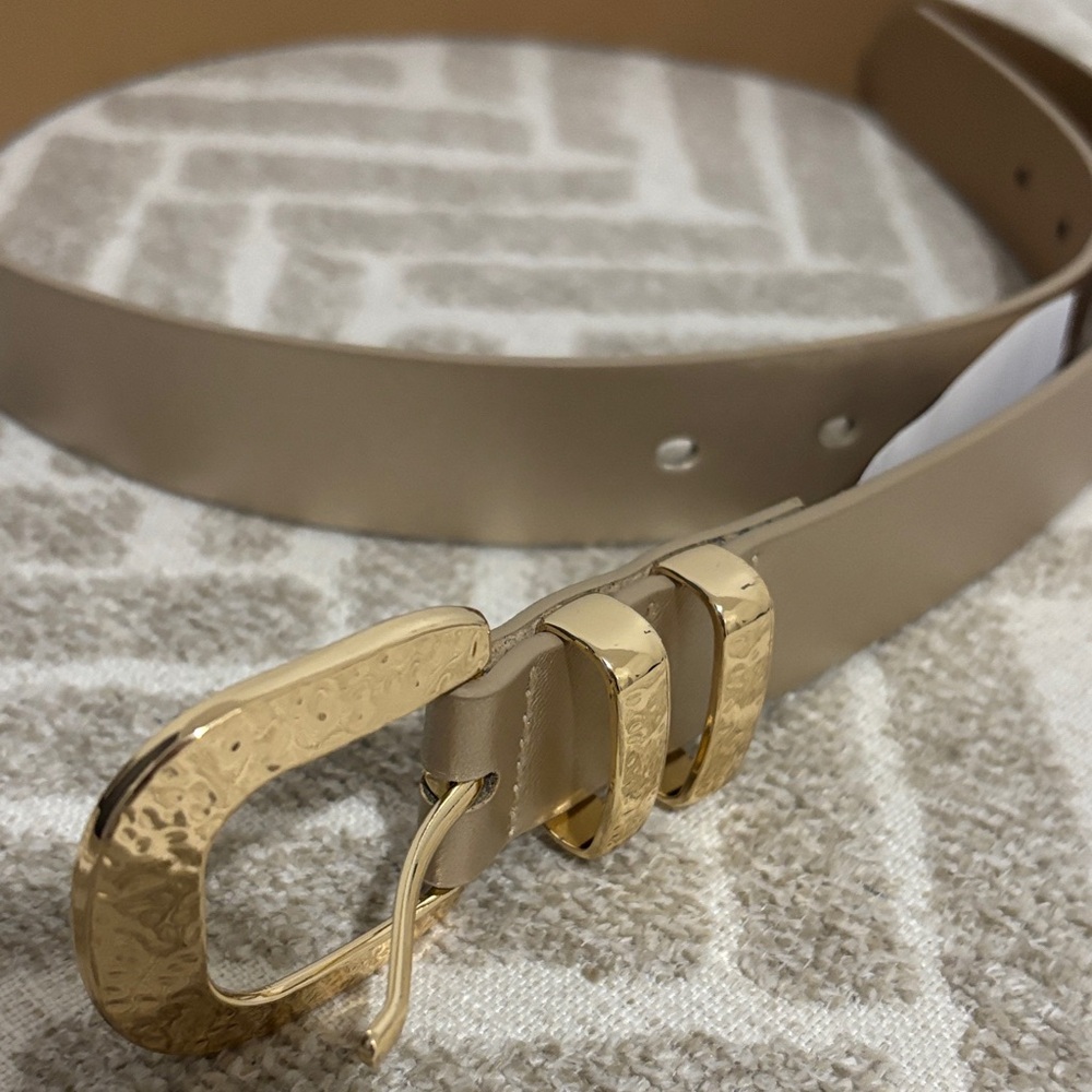 Elegant Tan Belt with Gold Buckle - Picture 9 of 13